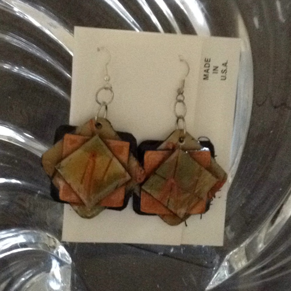 Kakhi n'Copper Metallic Olive gr/Blk earrings